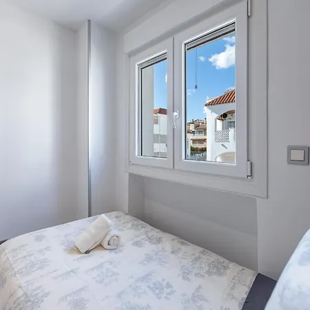 Apartment With Terrace Attic Views